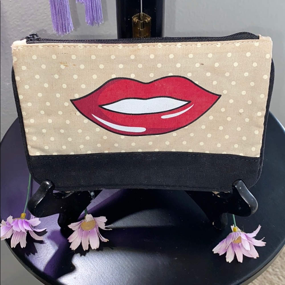 Makeup bag